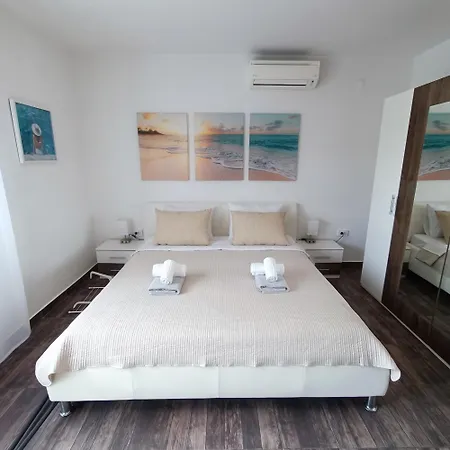 La Bombonera * Starigrad-Paklenica